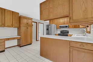 947 Sandpiper Dr, Chesterton, IN 46304 - Photo 10