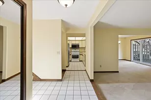 2 Woodhollow Dr, Schererville, IN 46375 - Photo 8