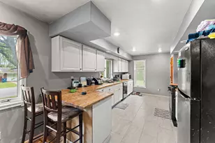 115 N George St, Medaryville, IN 47957 - Photo 8