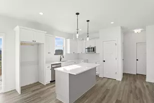543 Scenic View Ave, Valparaiso, IN 46385 - Photo 8