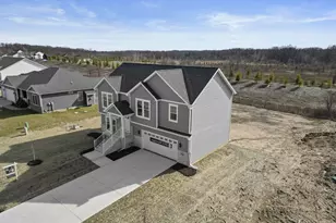 543 Scenic View Ave, Valparaiso, IN 46385 - Photo 2