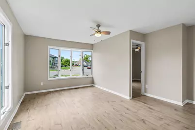 1140 W 59th Place, Merrillville, IN 46410 - Photo 4