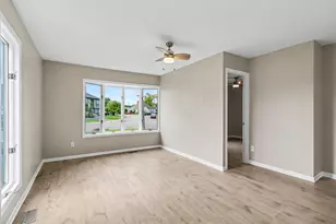 1140 W 59th Pl, Merrillville, IN 46410 - Photo 4