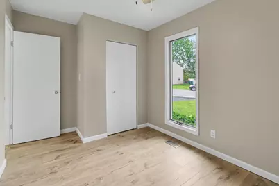 1140 W 59th Place, Merrillville, IN 46410 - Photo 16