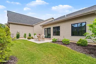 1907 E Woodglen Cir, Valparaiso, IN 46383 - Photo 18