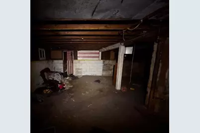 709 Vermont Street, Gary, IN 46402 - Photo 8