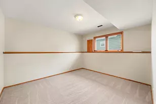 732 Sunflower Ln, Dyer, IN 46311 - Photo 10