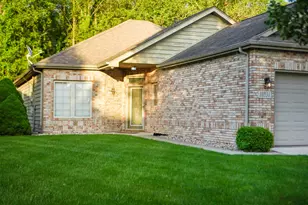10531 Ontario Dr, Crown Point, IN 46307 - Photo 2