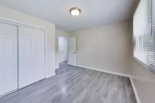 23 W 71st Pl, Merrillville, IN 46410 - Photo 10
