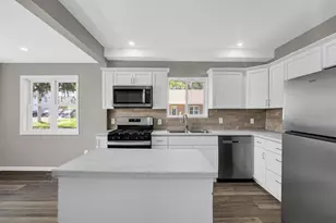 302 Oberreich St, La Porte, IN 46350 - Photo 8
