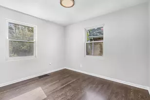 7221 McLaughlin Ave, Hammond, IN 46324 - Photo 10