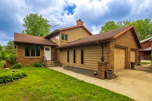 340 Golfview Dr, Schererville, IN 46375 - Photo 1