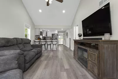 8951 E Chicago Road, New Carlisle, IN 46552 - Photo 4