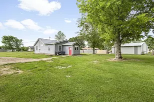 8951 E Chicago Rd, New Carlisle, IN 46552 - Photo 20