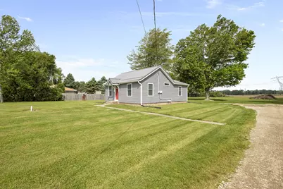 8951 E Chicago Road, New Carlisle, IN 46552 - Photo 2