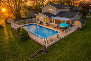 1184 Winterhaven Ln, Crown Point, IN 46307 - Photo 2