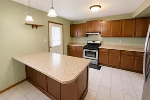 183 S 20th St, Chesterton, IN 46304 - Photo 4