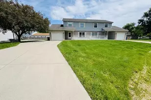183 S 20th St, Chesterton, IN 46304 - Photo 2