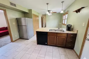 183 S 20th St, Chesterton, IN 46304 - Photo 6