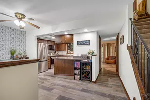 1601 Earthstone Dr, Valparaiso, IN 46383 - Photo 4