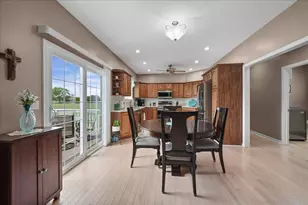 104 Stone Creek Dr, Valparaiso, IN 46383 - Photo 8