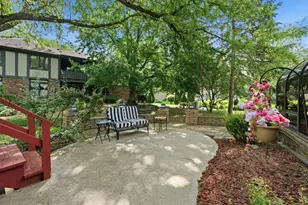 2039 Dorchester Ln, Schererville, IN 46375 - Photo 2