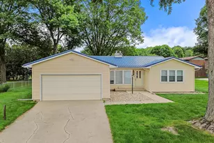 406 Princeton Ln, Logansport, IN 46947 - Photo 2