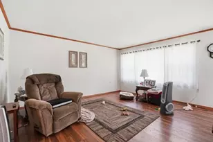 340 Midway Dr, Valparaiso, IN 46385 - Photo 6