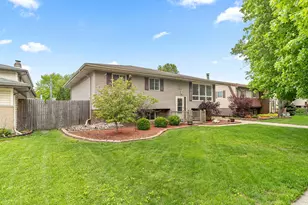 9138 Southmoor Ave, Highland, IN 46322 - Photo 2