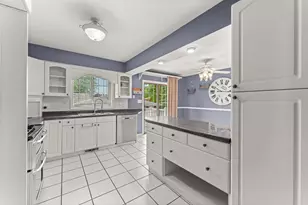9138 Southmoor Ave, Highland, IN 46322 - Photo 8
