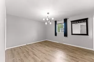 9138 Southmoor Ave, Highland, IN 46322 - Photo 10