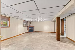 9138 Southmoor Ave, Highland, IN 46322 - Photo 18