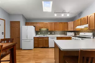 326 Brown Ct, Chesterton, IN 46304 - Photo 8