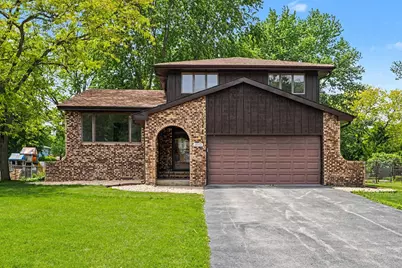 9792 W Oakridge Drive, Saint John, IN 46373 - Photo 1