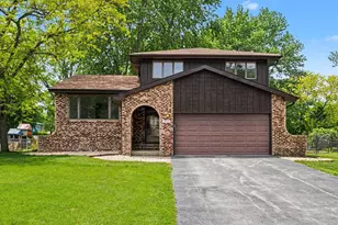 9792 W Oakridge Dr, Saint John, IN 46373 - Photo 1