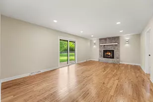 9792 W Oakridge Dr, Saint John, IN 46373 - Photo 8