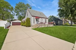 7126 Montana Ave, Hammond, IN 46323 - Photo 2