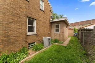 237 Hollywood Ave, Munster, IN 46321 - Photo 18