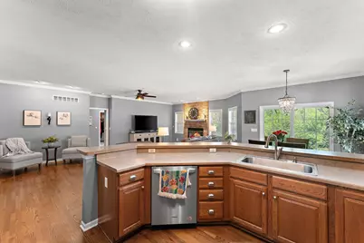 889 Clearwater Cove W, Crown Point, IN 46307 - Photo 8
