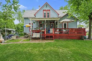 301 W Alyea St, Hebron, IN 46341 - Photo 2