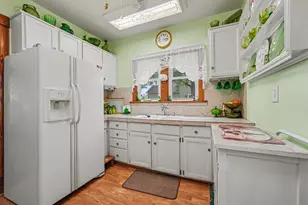 301 W Alyea St, Hebron, IN 46341 - Photo 6