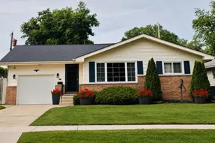 118 Minter Dr, Griffith, IN 46319 - Photo 1