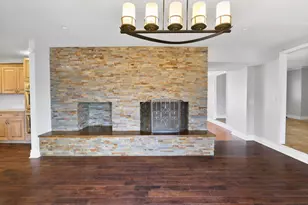 366 Devon Ct, Valparaiso, IN 46385 - Photo 10