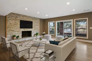 366 Devon Ct, Valparaiso, IN 46385 - Photo 4