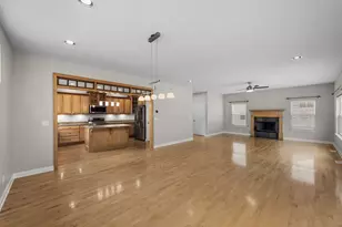1917 Garland Circle Dr, Valparaiso, IN 46383 - Photo 6