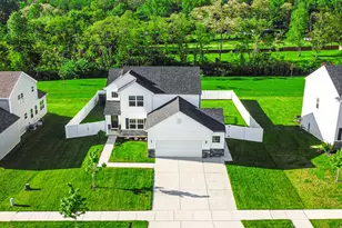 5710 Burr Rdg Cir, Crown Point, IN 46307 - Photo 2