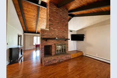 4726 Locksley Drive E, Rensselaer, IN 47978 - Photo 2