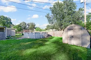 8235 Ellsworth Ct, Merrillville, IN 46410 - Photo 6
