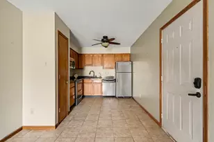 1086 Millpond Rd, Valparaiso, IN 46385 - Photo 6