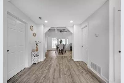 838 N 200 W, Valparaiso, IN 46385 - Photo 12